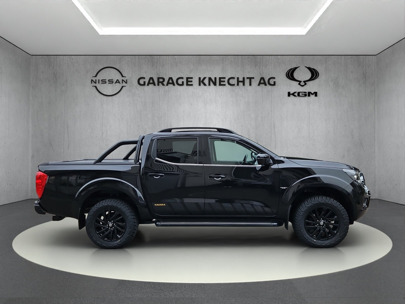 NISSAN Navara 2.3 dCi Double Cab N-Guard