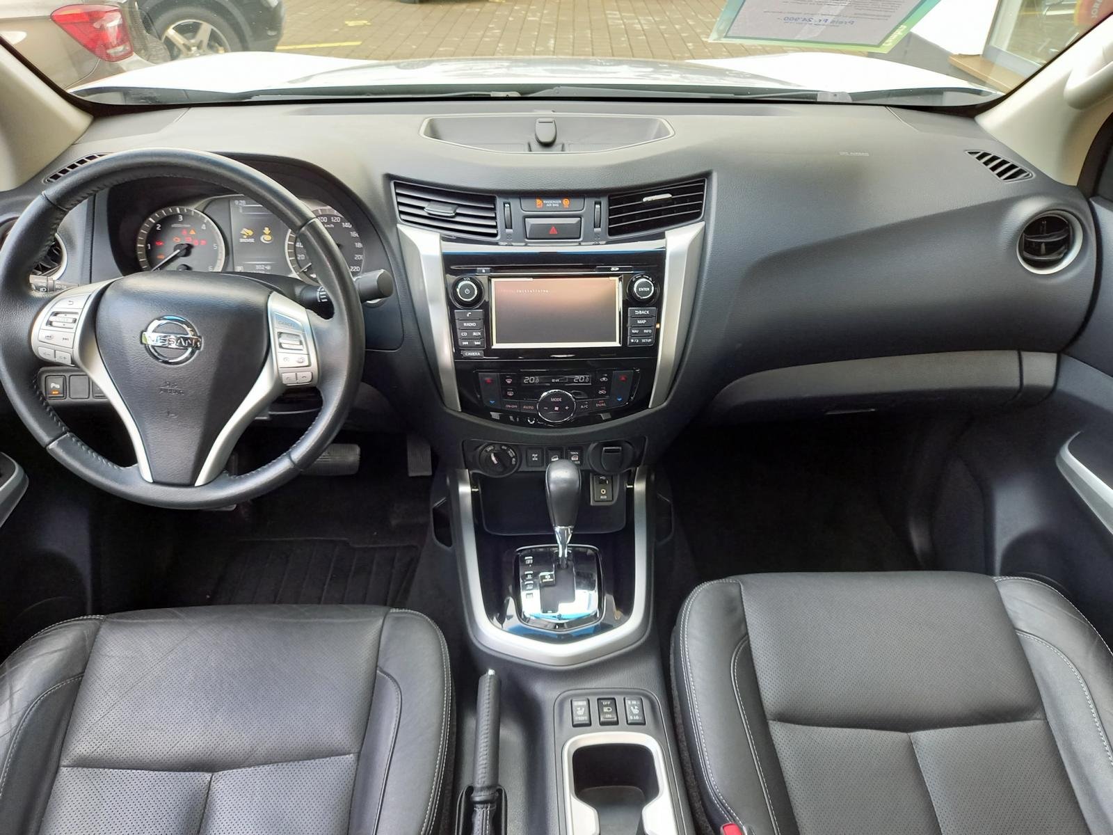 NISSAN Navara 2.3 dCi Double Cab Tekna, Diesel, Second hand / Used, Automatic - 7