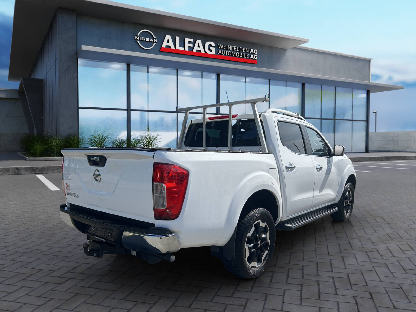 NISSAN Navara 2.3 dCi Double Cab N-Connecta, Diesel, Second hand / Used, Automatic - 6