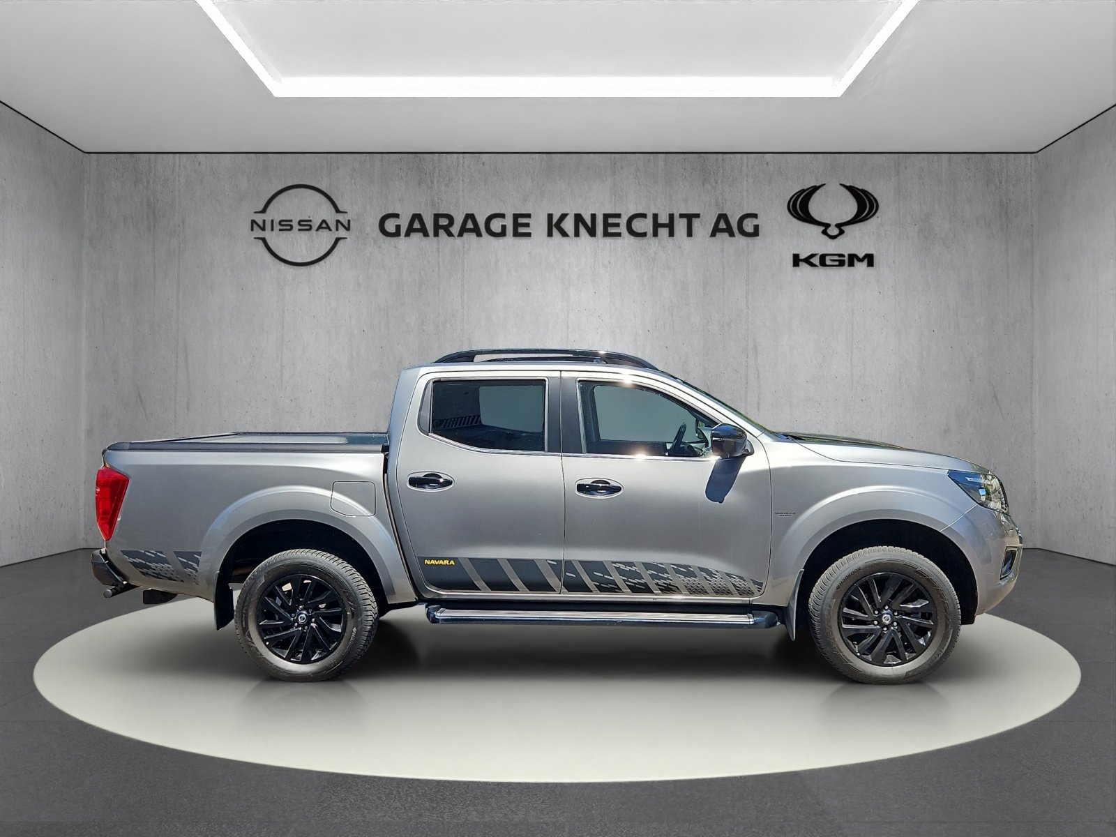 NISSAN Navara 2.3 dCi Double Cab N-Guard