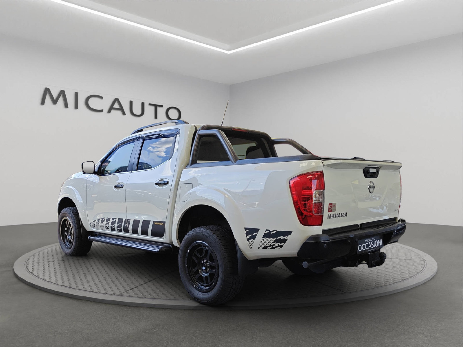 NISSAN Navara 2.3 dCi Double Cab N-Guard, Diesel, Second hand / Used, Automatic - 3
