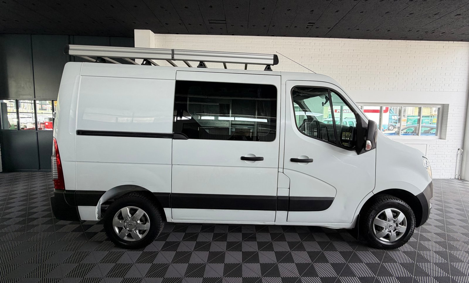 NISSAN NV400 F33.13 L1H1 FWD Pro, Diesel, Second hand / Used, Manual - 2