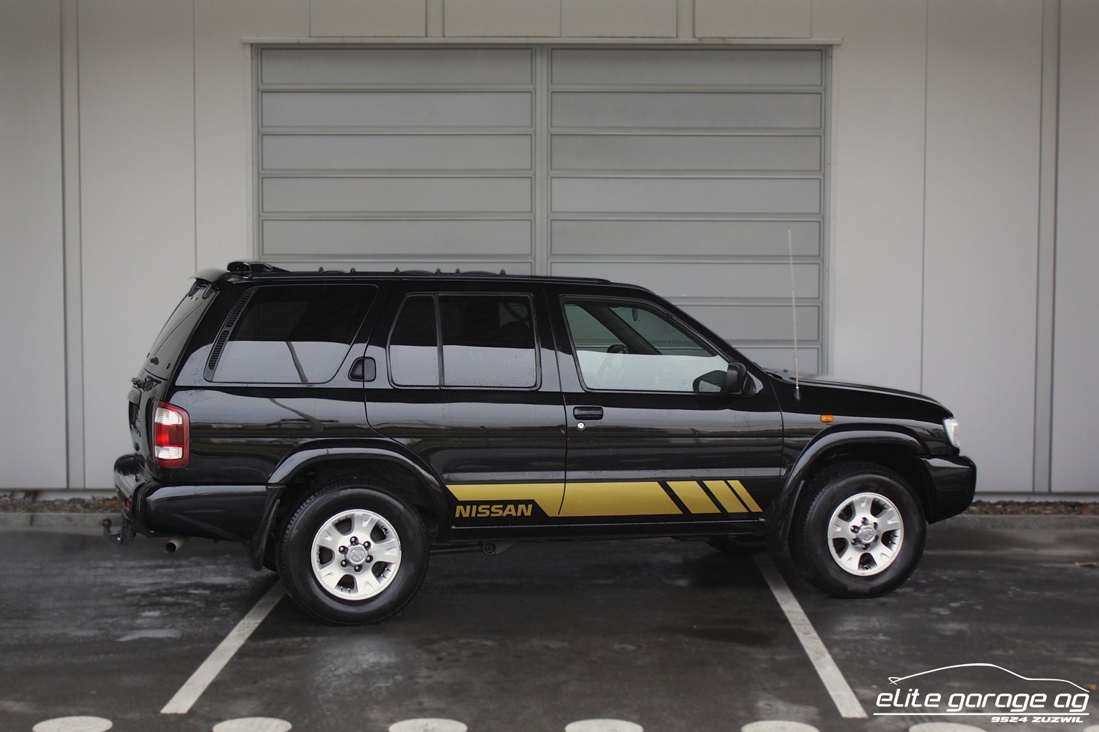 NISSAN Pathfinder 3.3 Exec. V6, Essence, Occasion / Utilisé, Automatique - 5