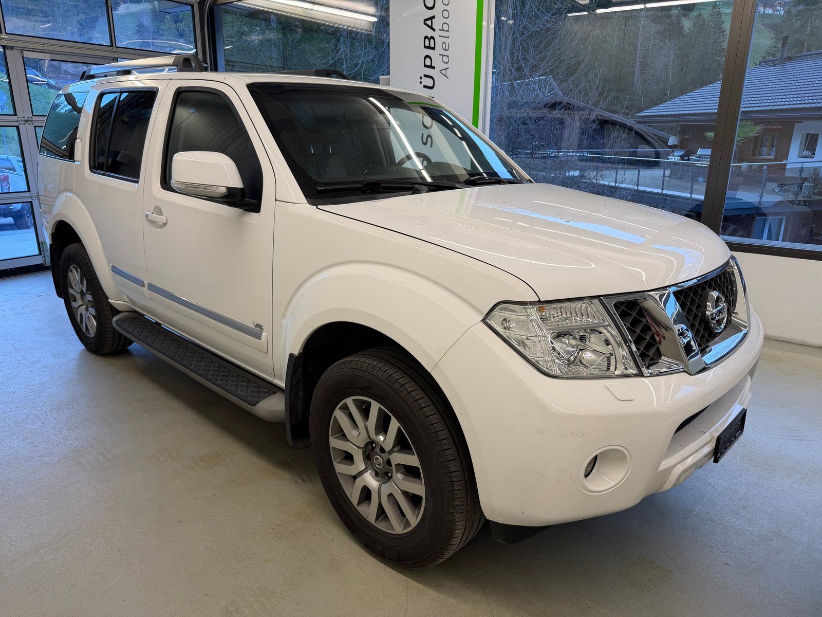 NISSAN Pathfinder 3.0 dCi LE Automatic