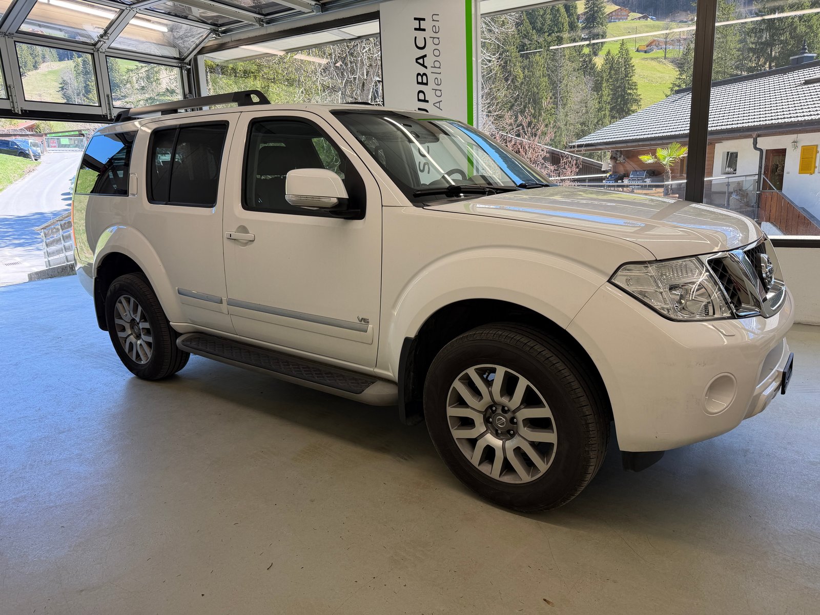 NISSAN PATHFINDER 3.0 dCi LE Automatic, Diesel, Second hand / Used, Automatic - 3