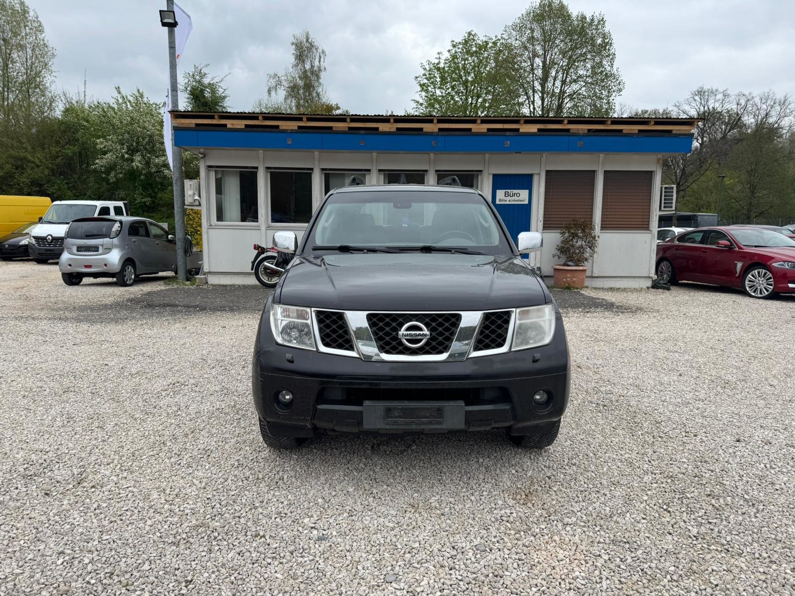 NISSAN Pathfinder 2.5 dCi LE