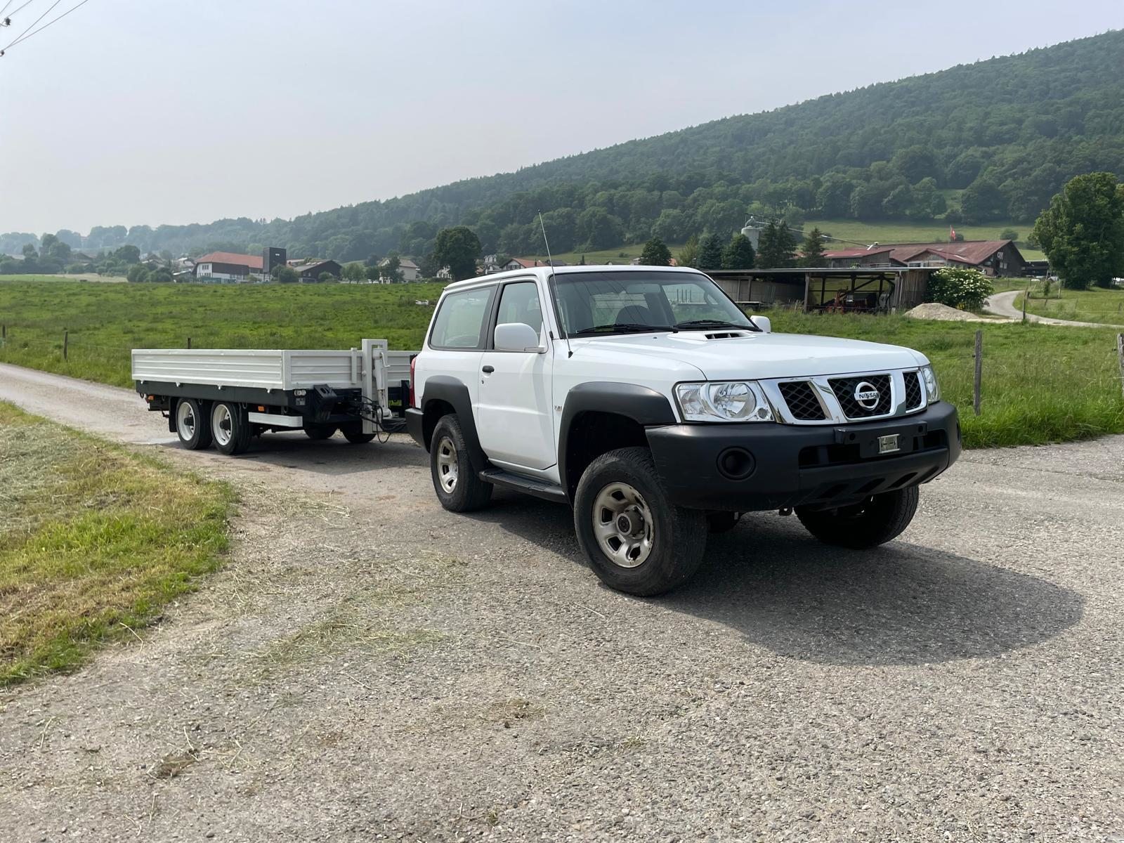 NISSAN Patrol 3.0 D / remorque Blomenröhr