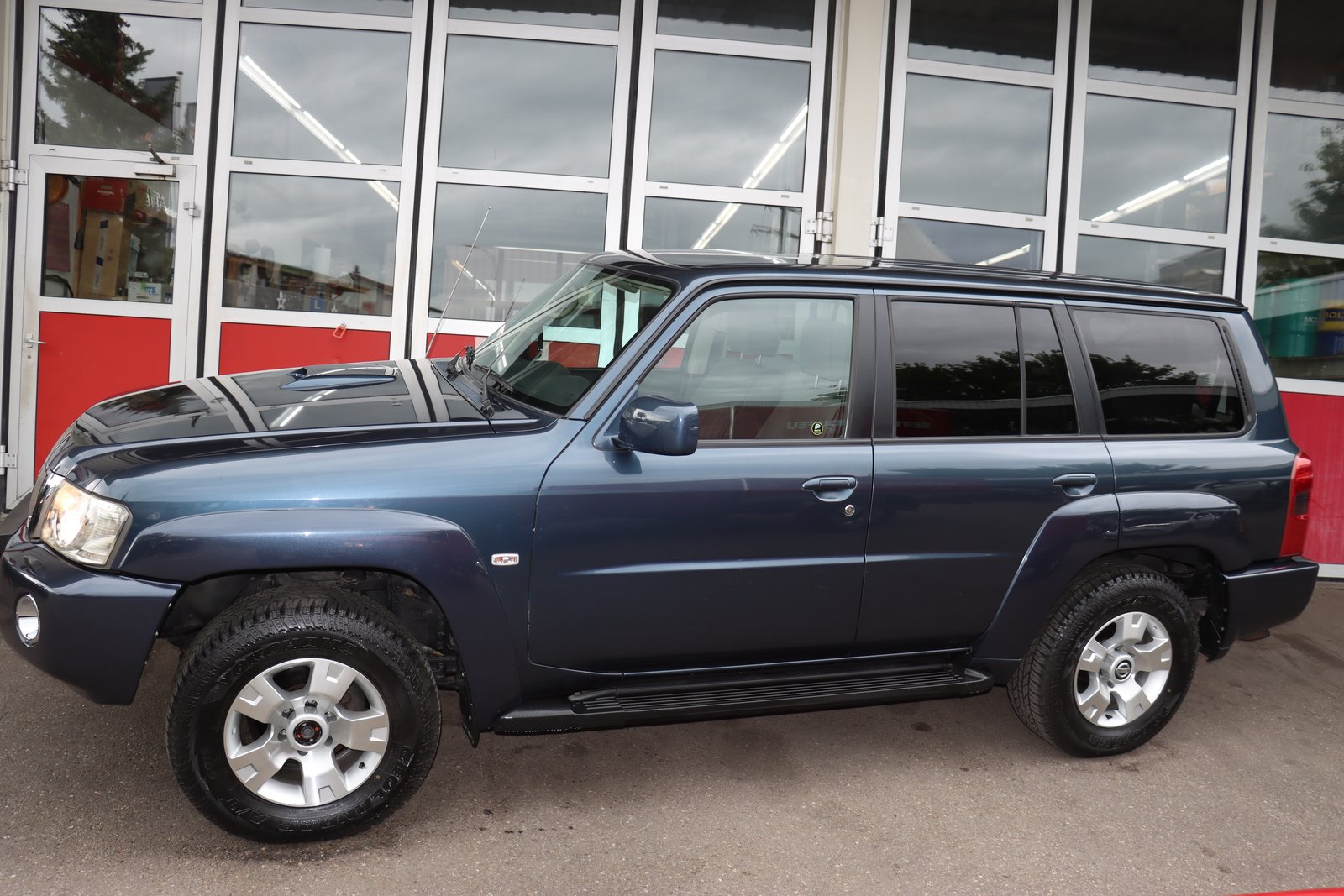 NISSAN Patrol 3.0 Di LE Wagon, Diesel, Second hand / Used, Manual - 5