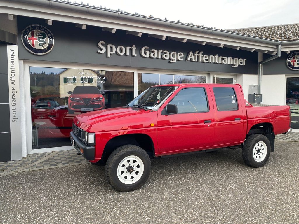 NISSAN Double Cab Pick-up 2.4 4x4, Benzin, Occasion / Gebraucht, Handschaltung