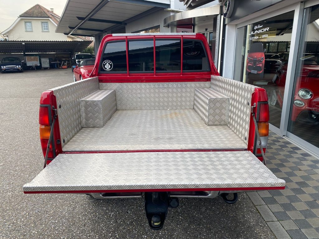 NISSAN Double Cab Pick-up 2.4 4x4, Benzin, Occasion / Gebraucht, Handschaltung - 4