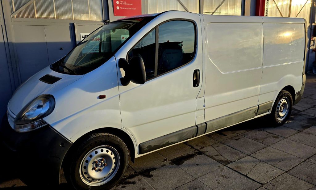 NISSAN Primastar 2.5 dCi 135