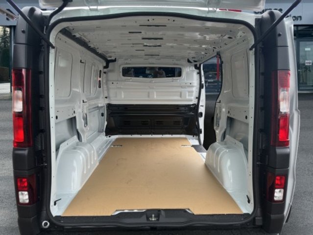 NISSAN Primastar130 3.0L1H1Acent, Diesel, Neuwagen, Handschaltung - 6