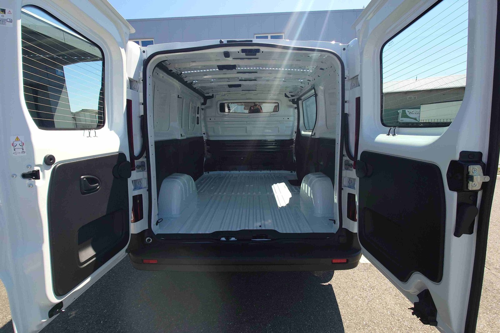 NISSAN Primastar Kaw. 3.0 t L1 H1 2.0, Diesel, Neuwagen, Automatik - 6