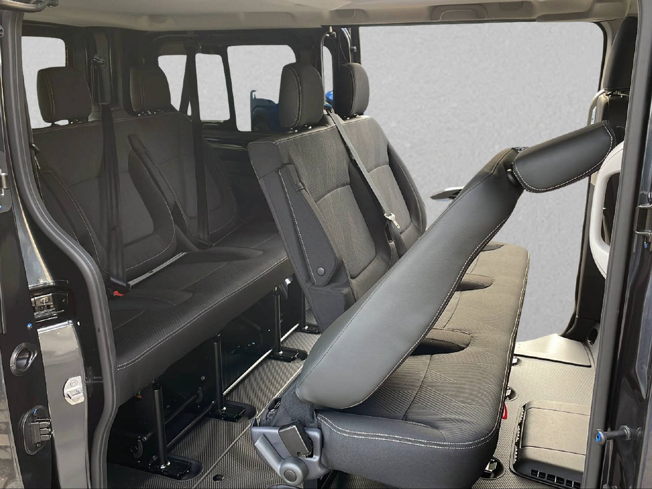 NISSAN Primastar Kombi 2.8 t L1 H1 8 Plätzer, Diesel, Neuwagen, Automat - 7