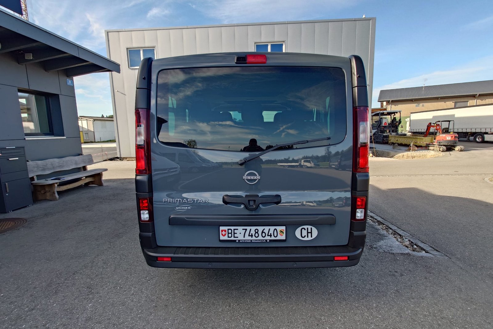 NISSAN Primastar Kombi 2.8 t L1 H1 2. Tekna, Diesel, Second hand / Used, Automatic - 4