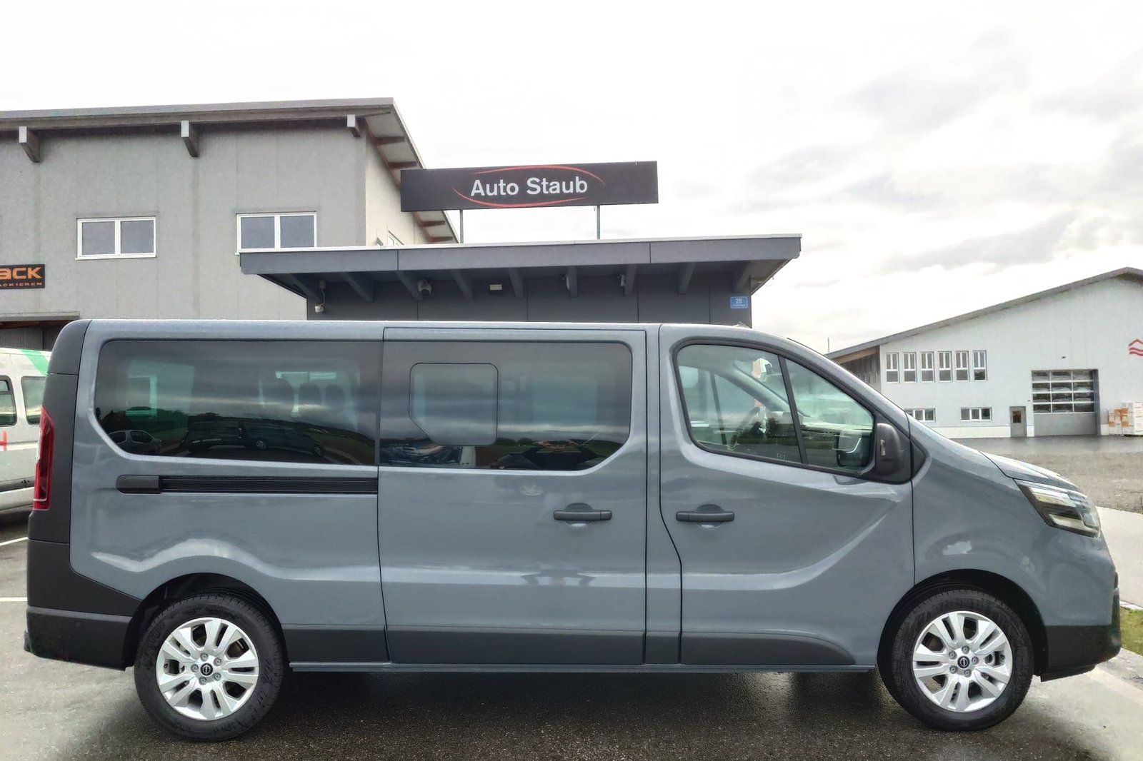 NISSAN Primastar Kombi 3.0 t L2 H1 2., Diesel, Ex-demonstrator, Automatic
