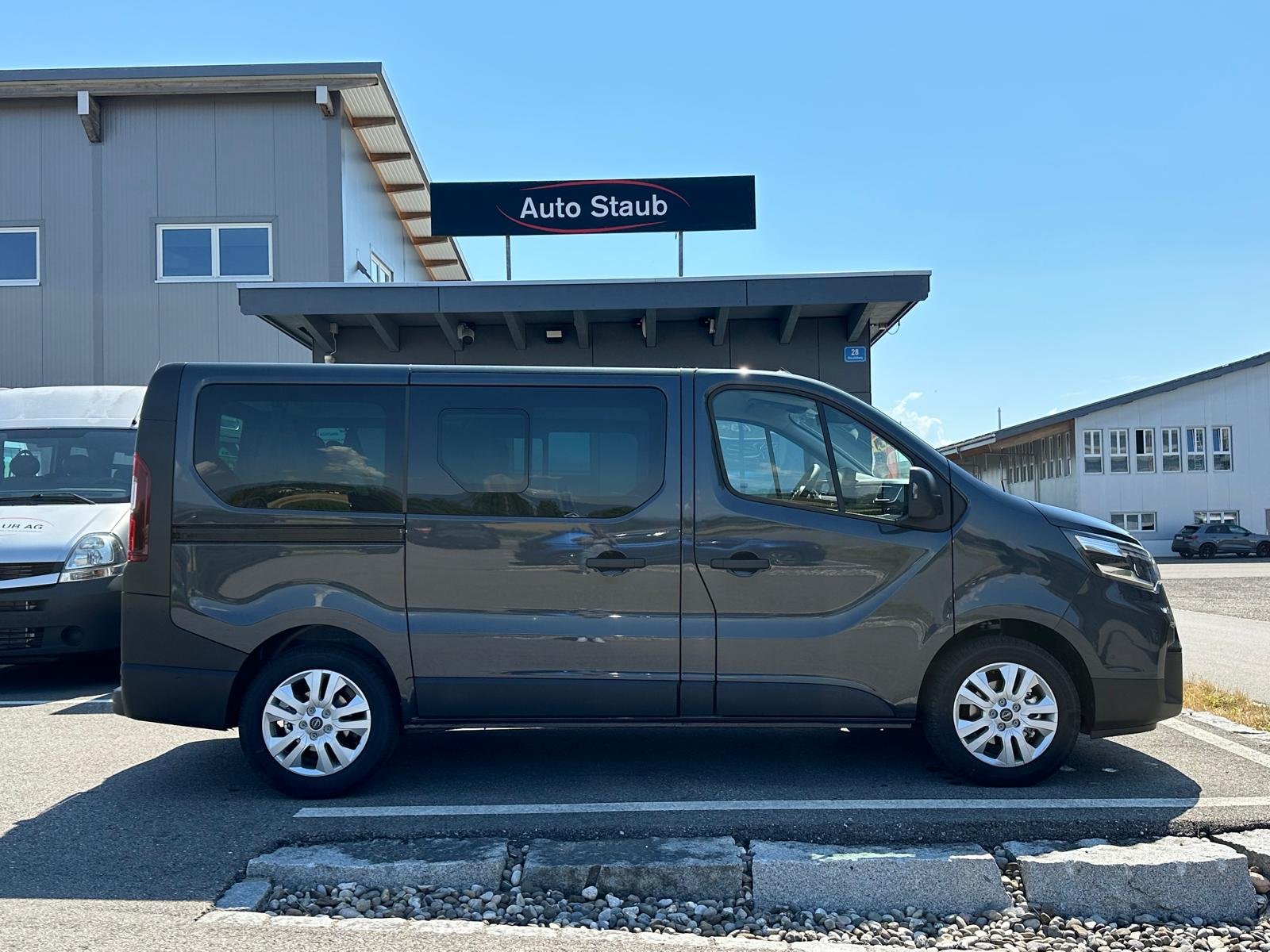 NISSAN Primastar Kombi 2.8 t L1 H1 2. Tekna, Diesel, Ex-demonstrator, Automatic - 2
