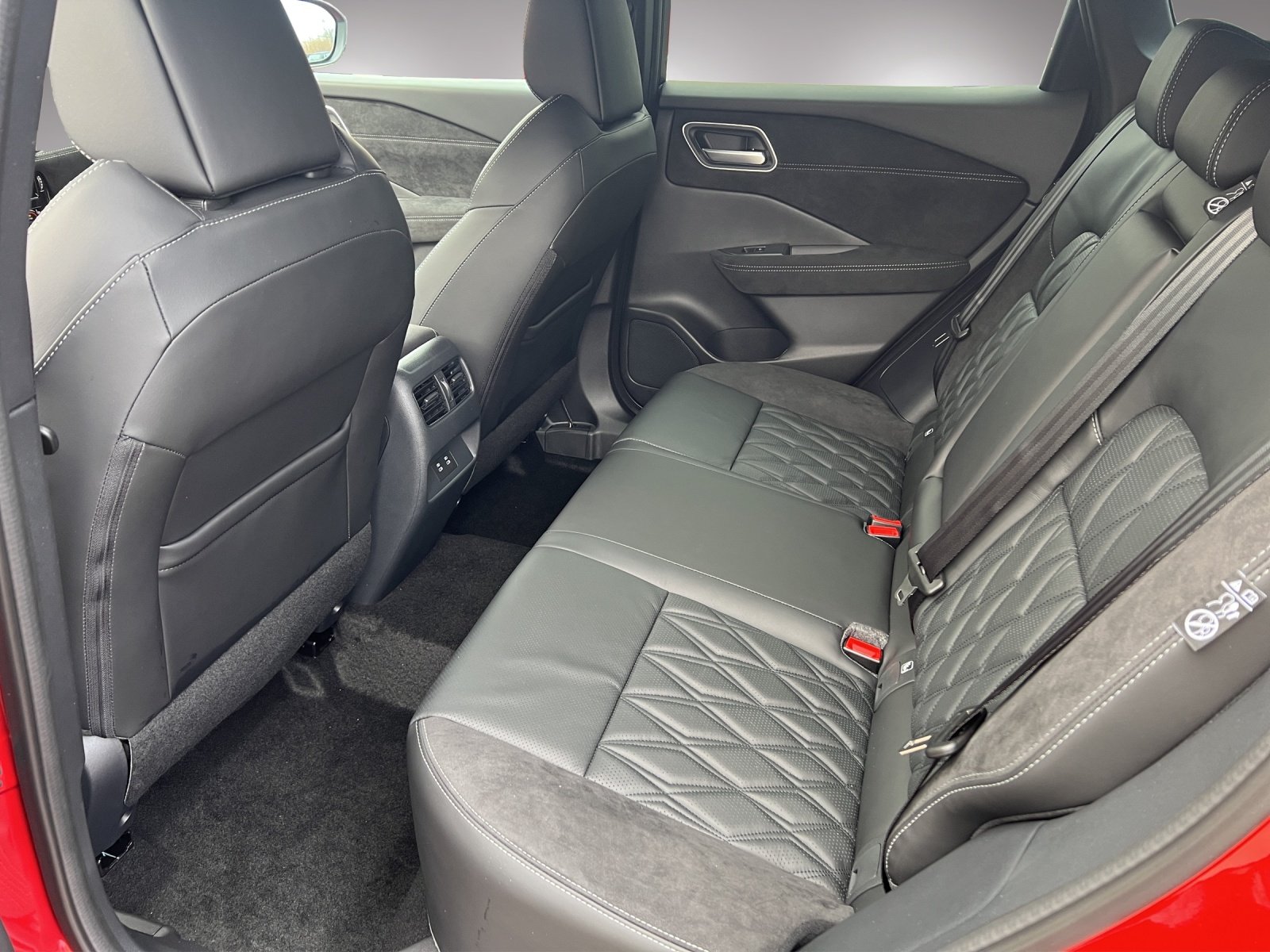 NISSAN Qashqai 1.5 VC-T Tekna+, Hybride Integrale Benzina/Elettrica, Auto nuove, Automatico - 7