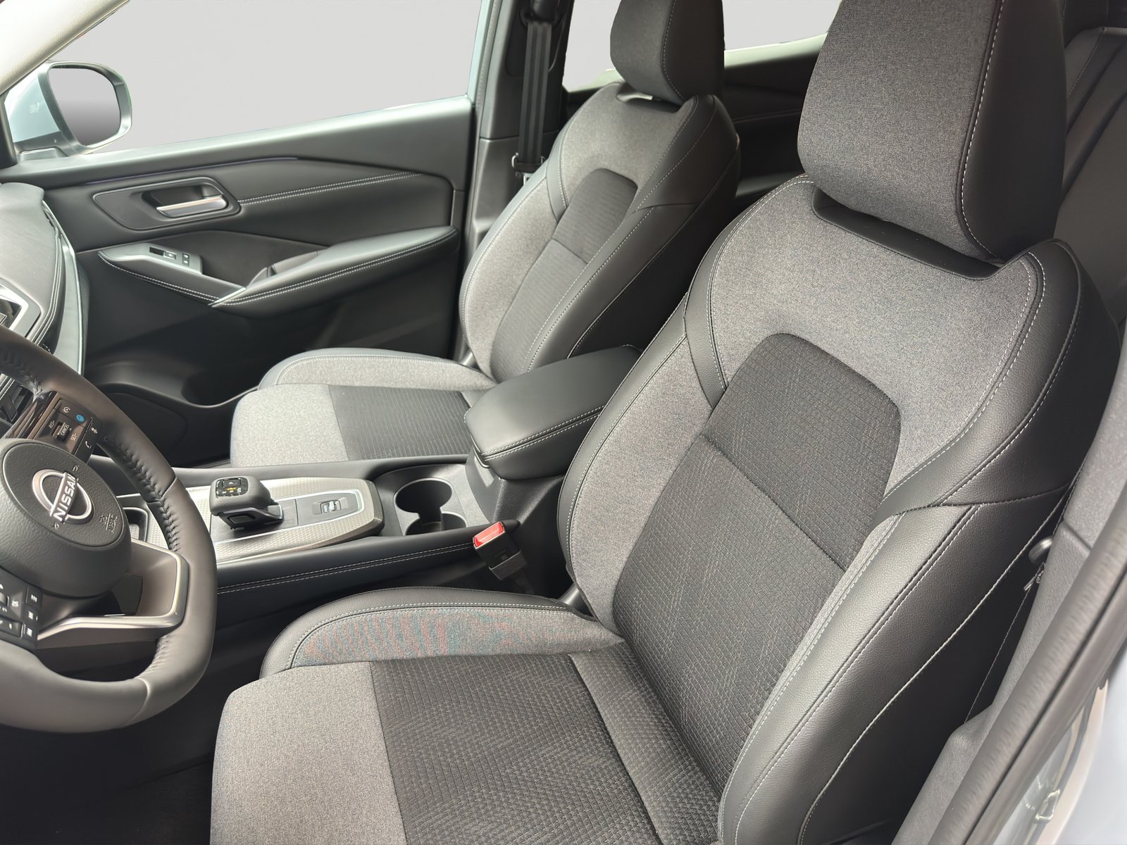 NISSAN Qashqai 1.3 DIG-T MHEV N-Connecta Xtronic, Mild-Hybrid Petrol/Electric, New car, Automatic - 6