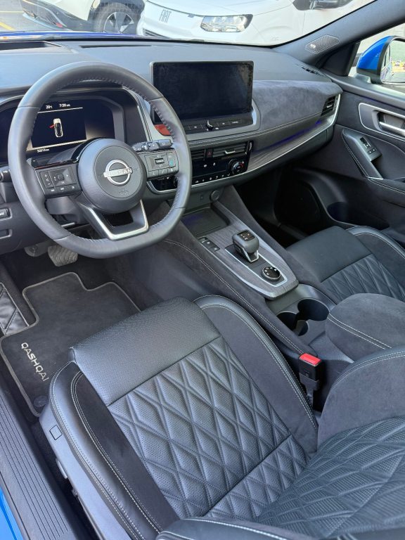 NISSAN QASHQAI 1.3 DIG-T Tekna+ 4x4, Mild-Hybrid Benzin/Elektro, Occasion / Gebraucht, Automatik - 6