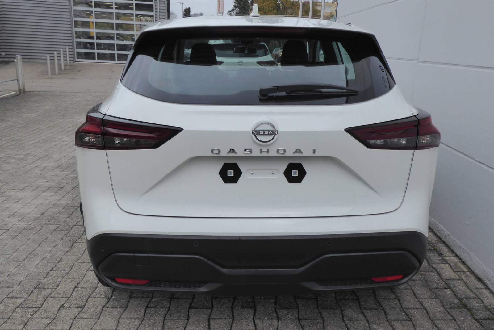 NISSAN Qashqai 1.3 DIG-T Visia, Mild-Hybrid Petrol/Electric, Second hand / Used, Manual - 3