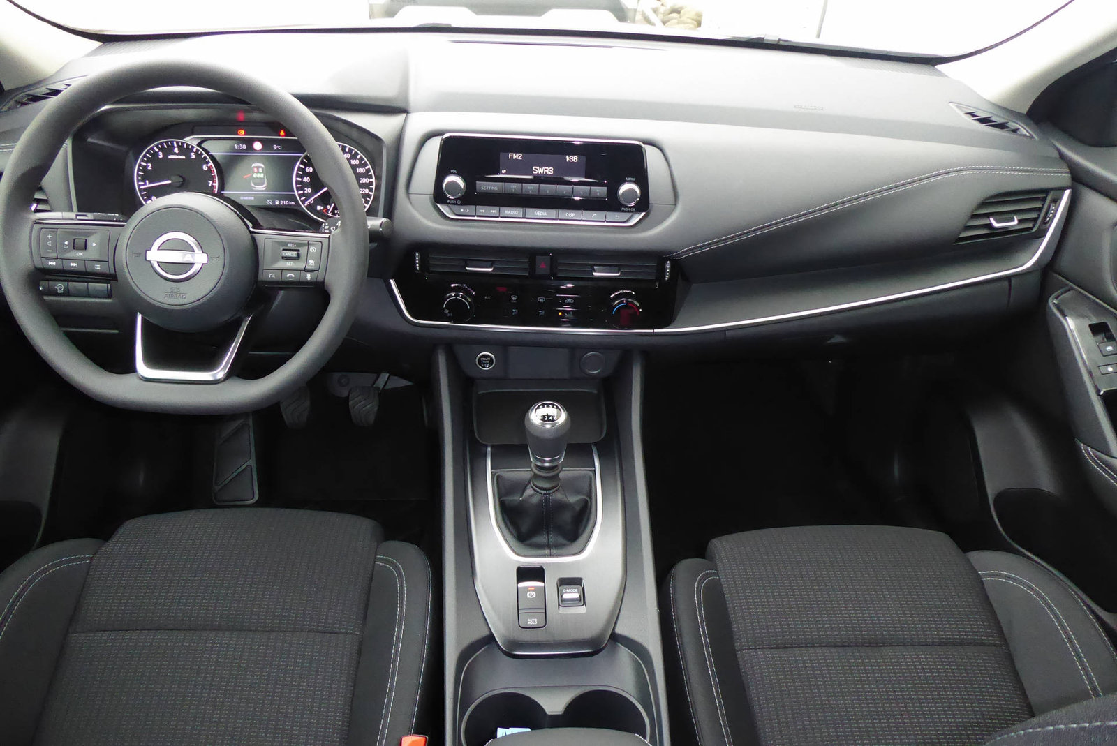 NISSAN Qashqai 1.3 DIG-T Visia, Mild-Hybrid Petrol/Electric, Second hand / Used, Manual - 7