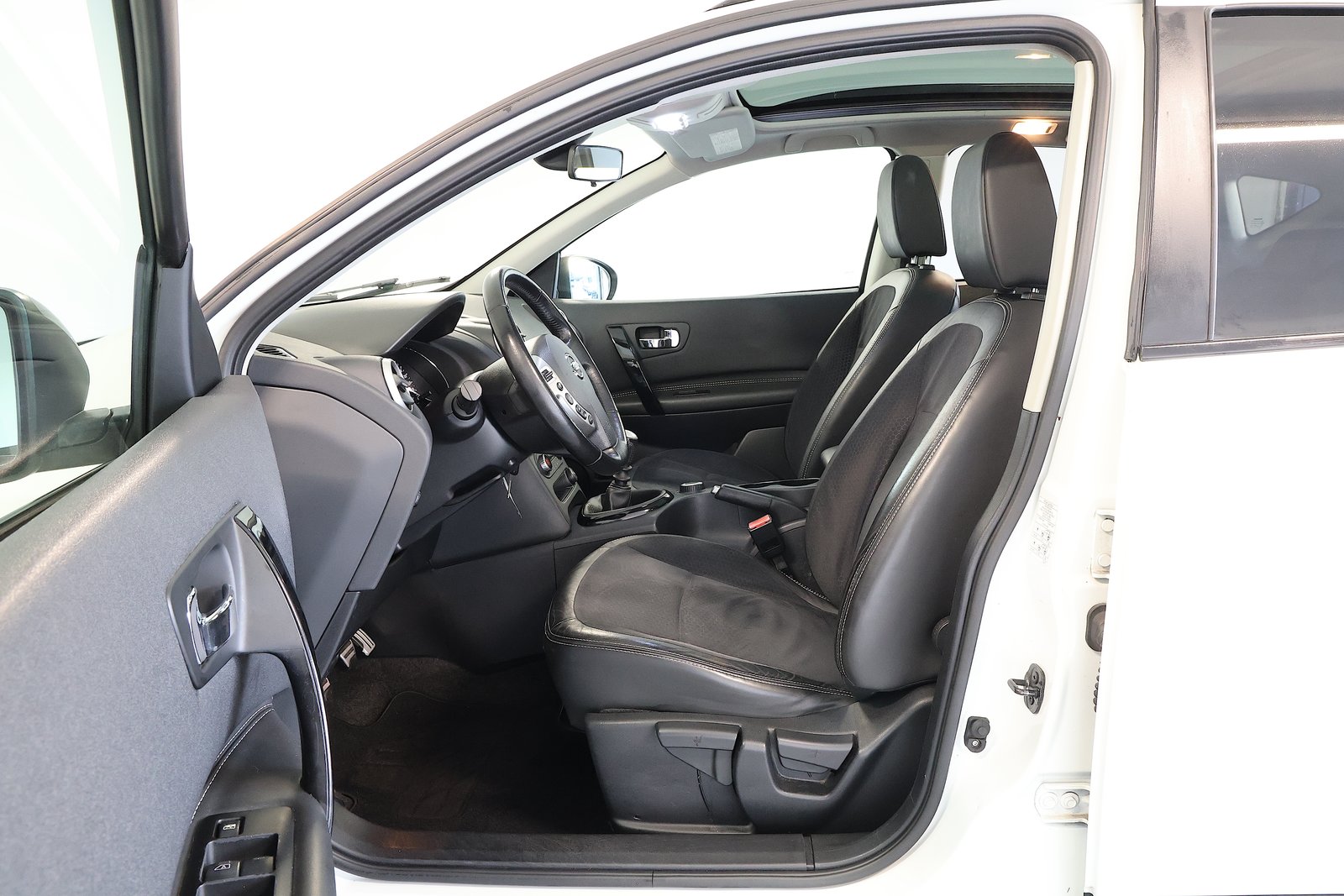 NISSAN Qashqai 1.6 dCi iStop 4WD 360, Diesel, Second hand / Used, Manual - 6