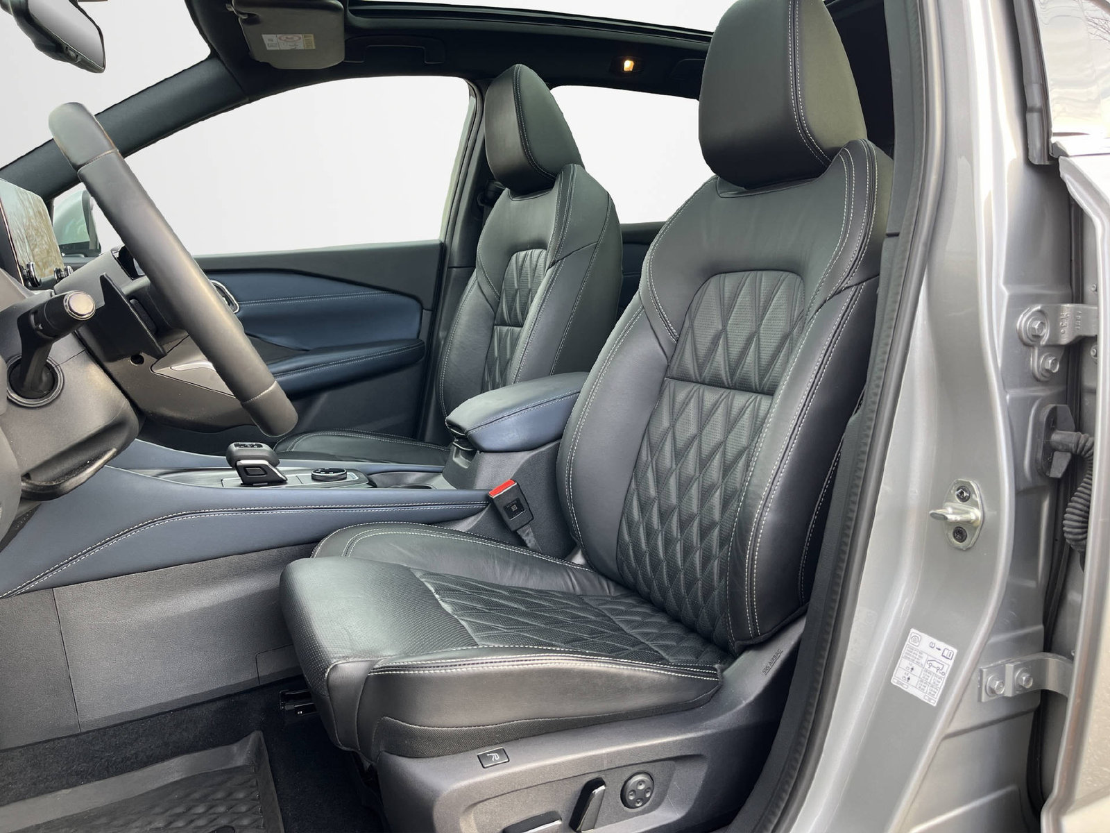 NISSAN Qashqai 1.3 DIG-T Tekna+ 4x4, Hybride Léger Essence/Électricité, Occasion / Utilisé, Automatique - 7
