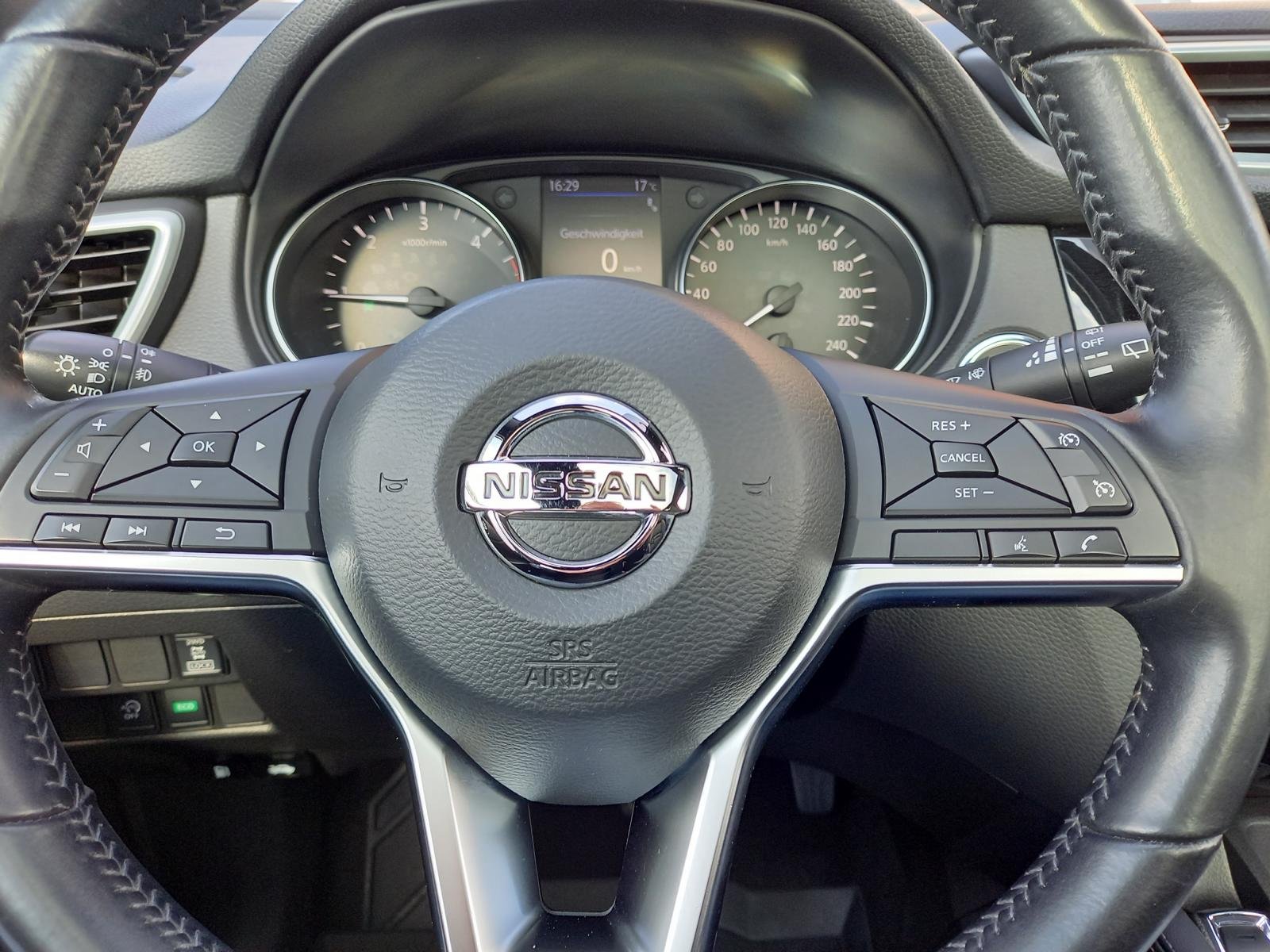 NISSAN Qashqai 1.7 dCi Tekna+ 4x4, Diesel, Second hand / Used, Automatic - 6