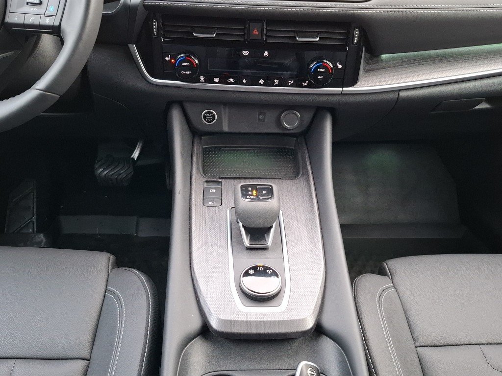 NISSAN Qashqai 1.3 DIG-T Tekna 4x4, Mild-Hybrid Benzin/Elektro, Occasion / Gebraucht, Automatik - 7