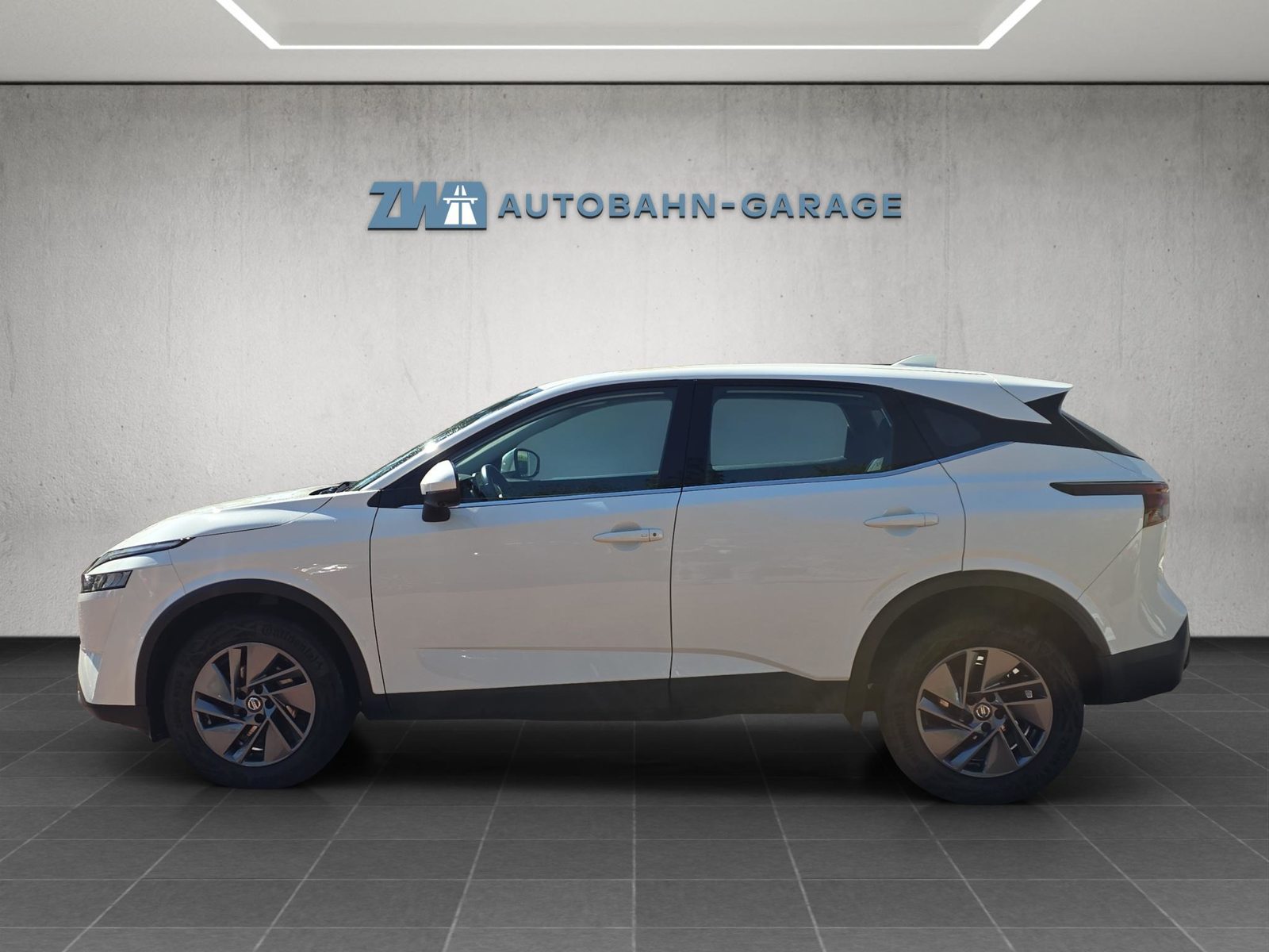 NISSAN Qashqai 1.3 DIG-T 158 Acenta, Mild-Hybrid Petrol/Electric, Second hand / Used, Automatic - 2
