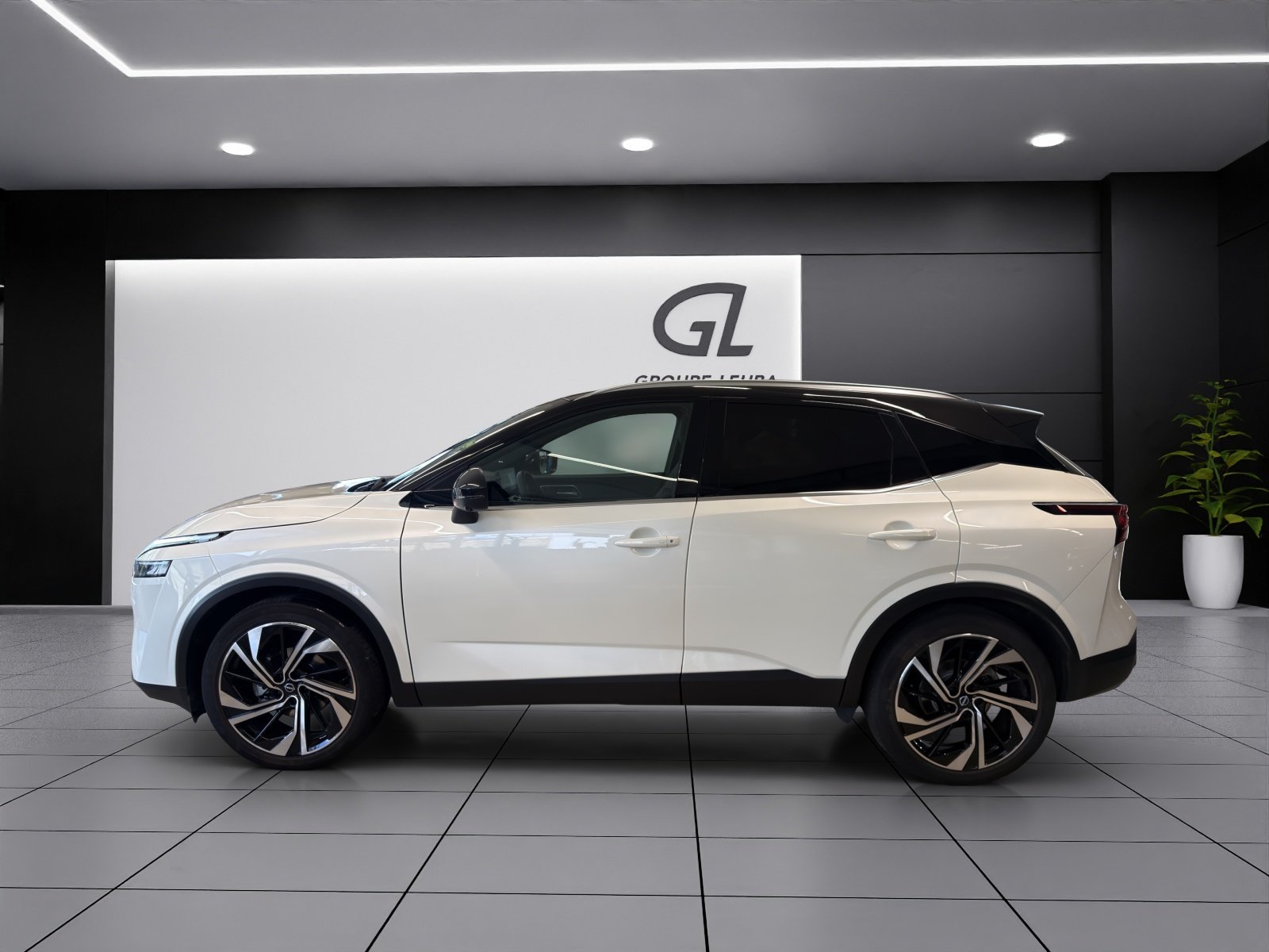NISSAN Qashqai1.3MHEV Tekna+ 4x4, Mild-Hybrid Petrol/Electric, Second hand / Used, Automatic - 3