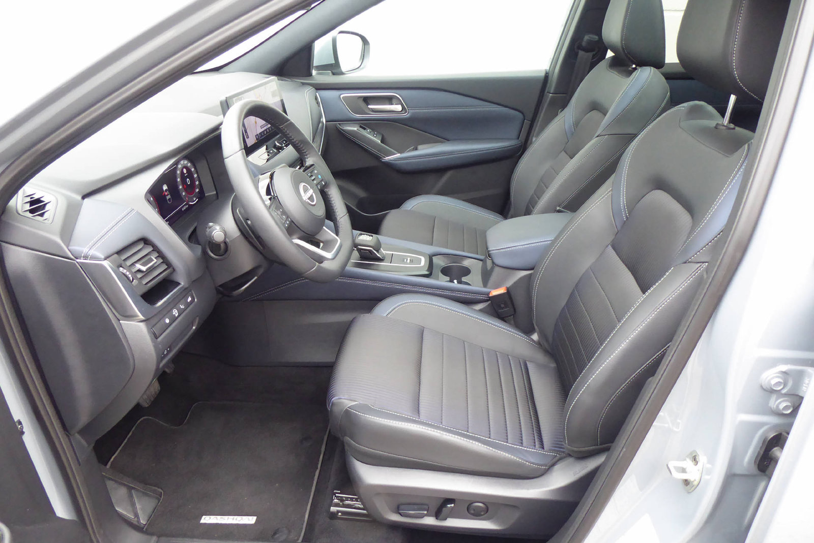 NISSAN Qashqai 1.3 DIG-T 158 Tekna Aut., Mild-Hybrid Petrol/Electric, Second hand / Used, Automatic - 7