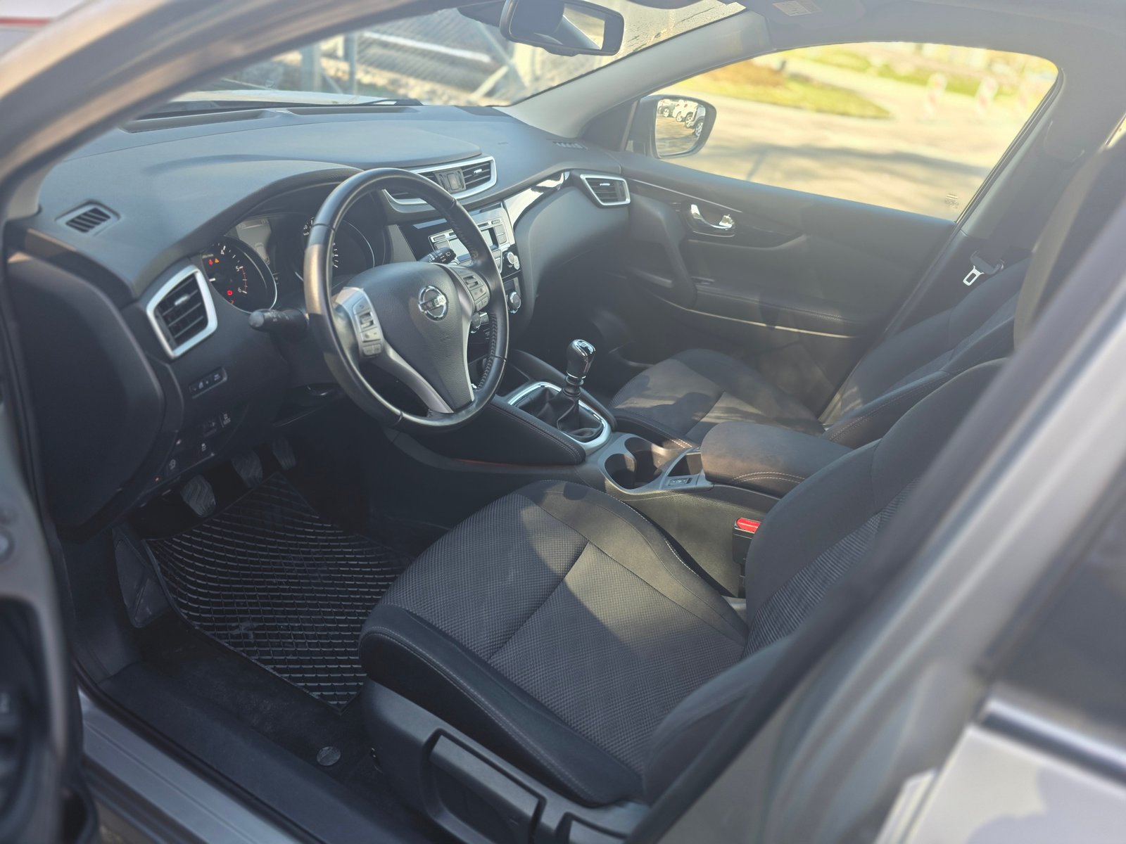 NISSAN Qashqai 1.6 dCi acenta ALL-MODE 4x4, Diesel, Occasion / Utilisé, Manuelle - 7