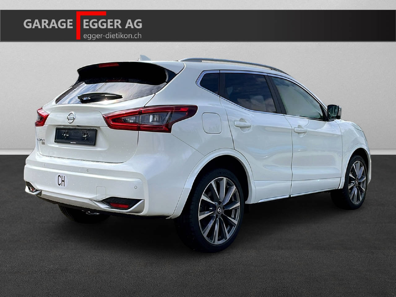NISSAN Qashqai 1.3 DIG-T 160 PS Tekna, Petrol, Second hand / Used, Automatic - 3