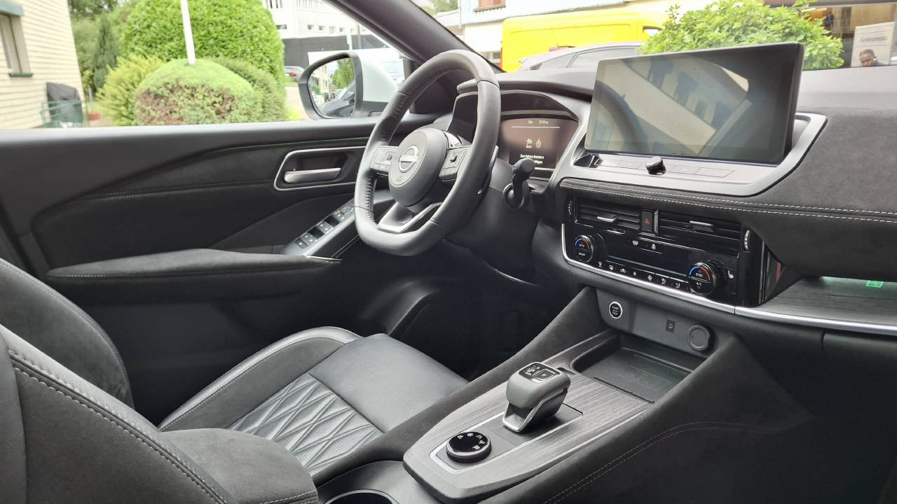 NISSAN Qashqai 1.3 DIG-T Tekna+ 4x4, Mild-Hybrid Benzin/Elektro, Occasion / Gebraucht, Automatik - 7