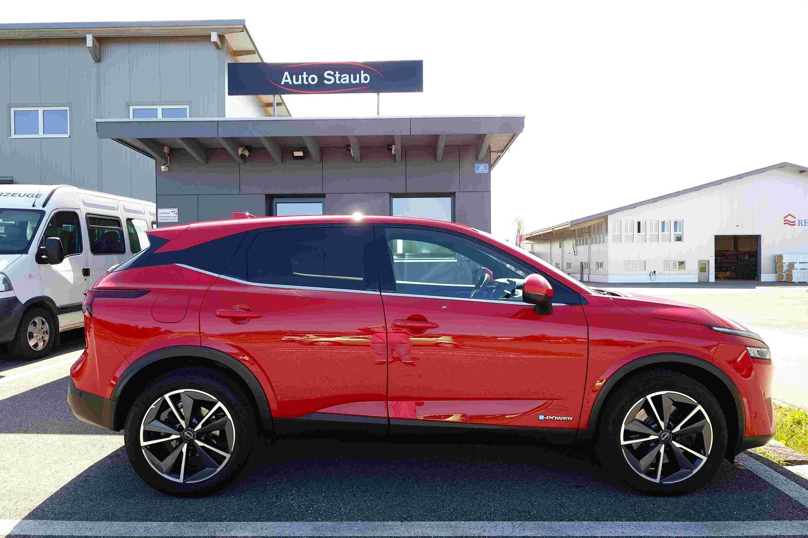 NISSAN Qashqai 1.5 VC-T Tekna, Full-Hybrid Petrol/Electric, Second hand / Used, Automatic - 2