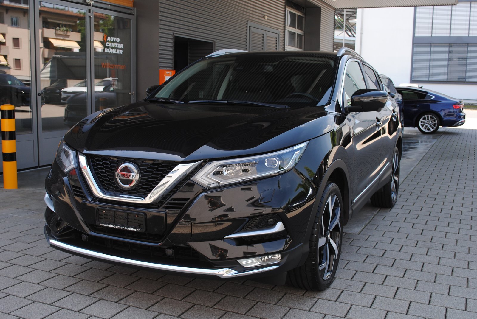 NISSAN Qashqai 1.6 DIG-T tekna +, Petrol, Second hand / Used, Manual - 2