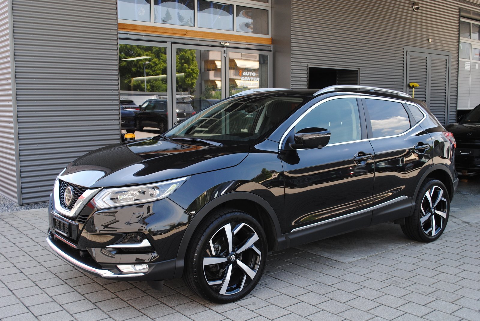 NISSAN Qashqai 1.6 DIG-T tekna +, Petrol, Second hand / Used, Manual - 3