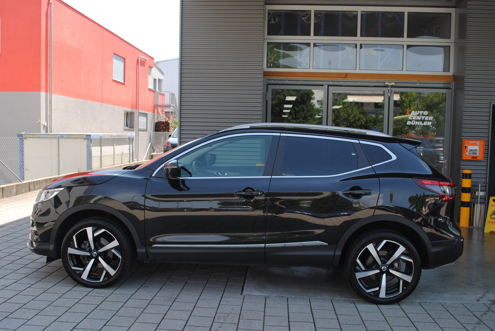 NISSAN Qashqai 1.6 DIG-T tekna +, Petrol, Second hand / Used, Manual - 5