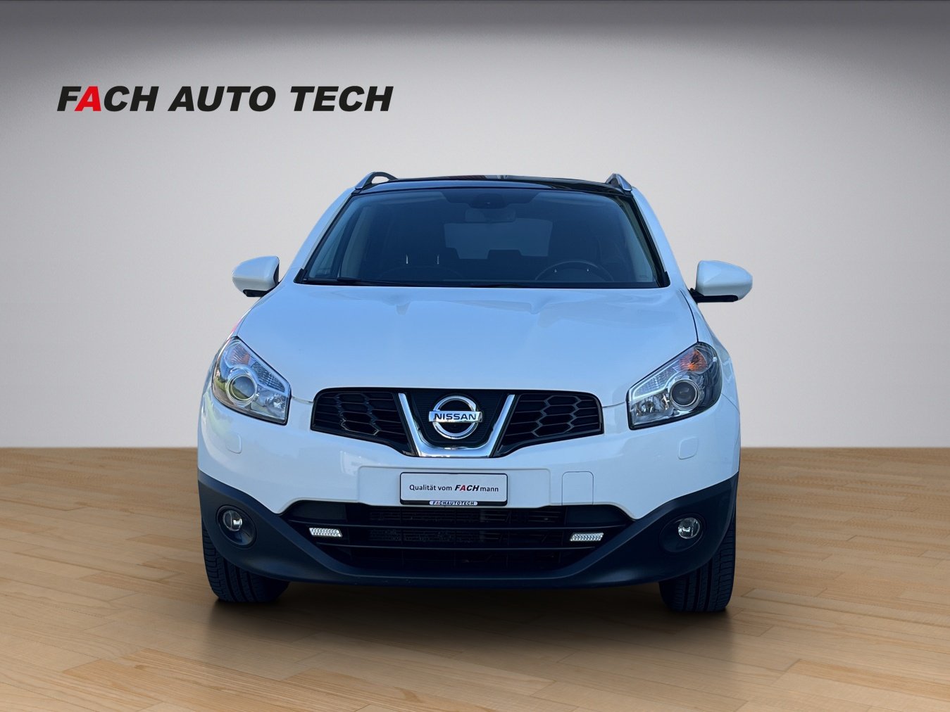 NISSAN Qashqai 2.0 16V Tekna 4x4, Petrol, Second hand / Used, Automatic - 2