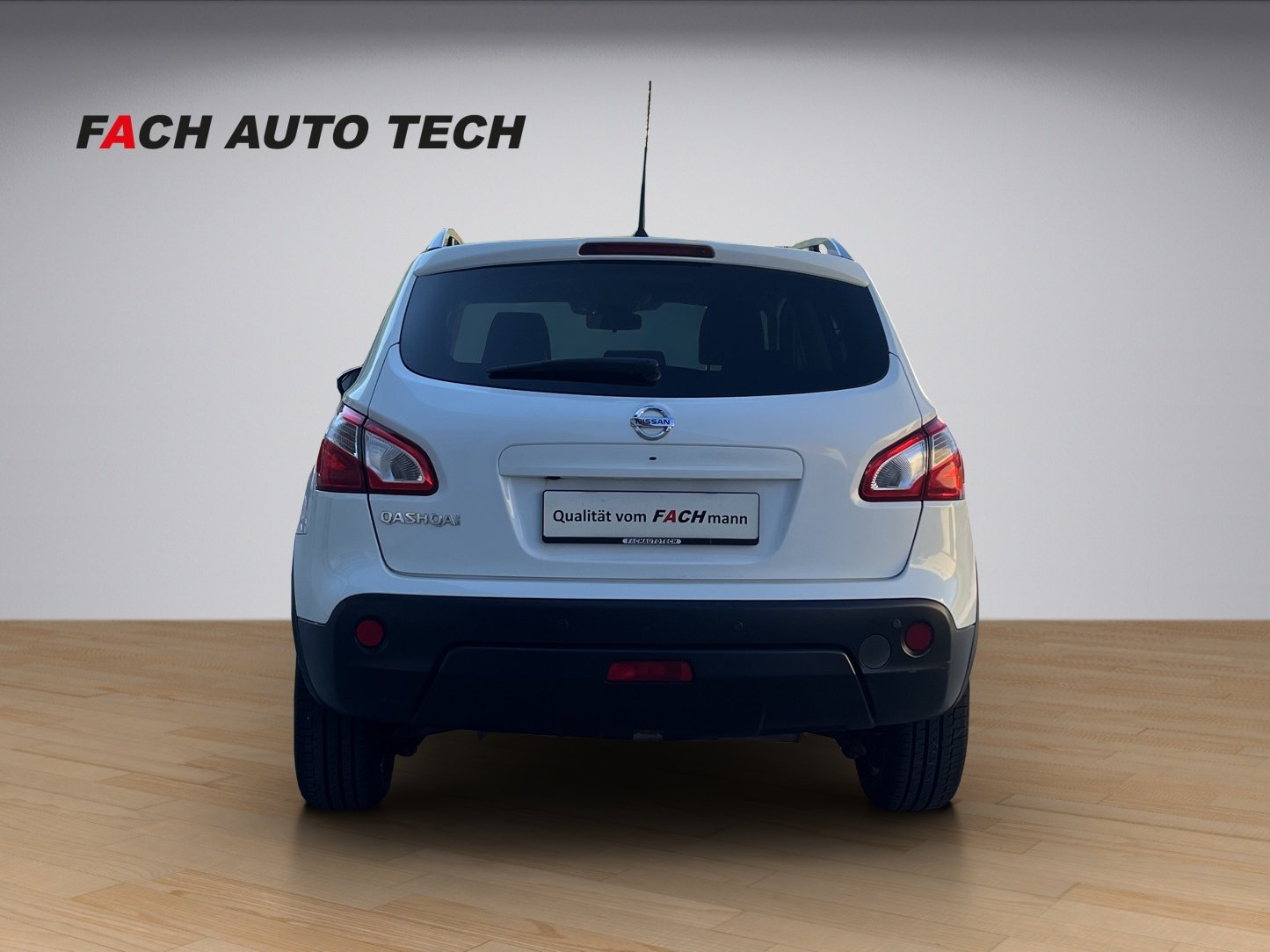 NISSAN Qashqai 2.0 16V Tekna 4x4, Petrol, Second hand / Used, Automatic - 5