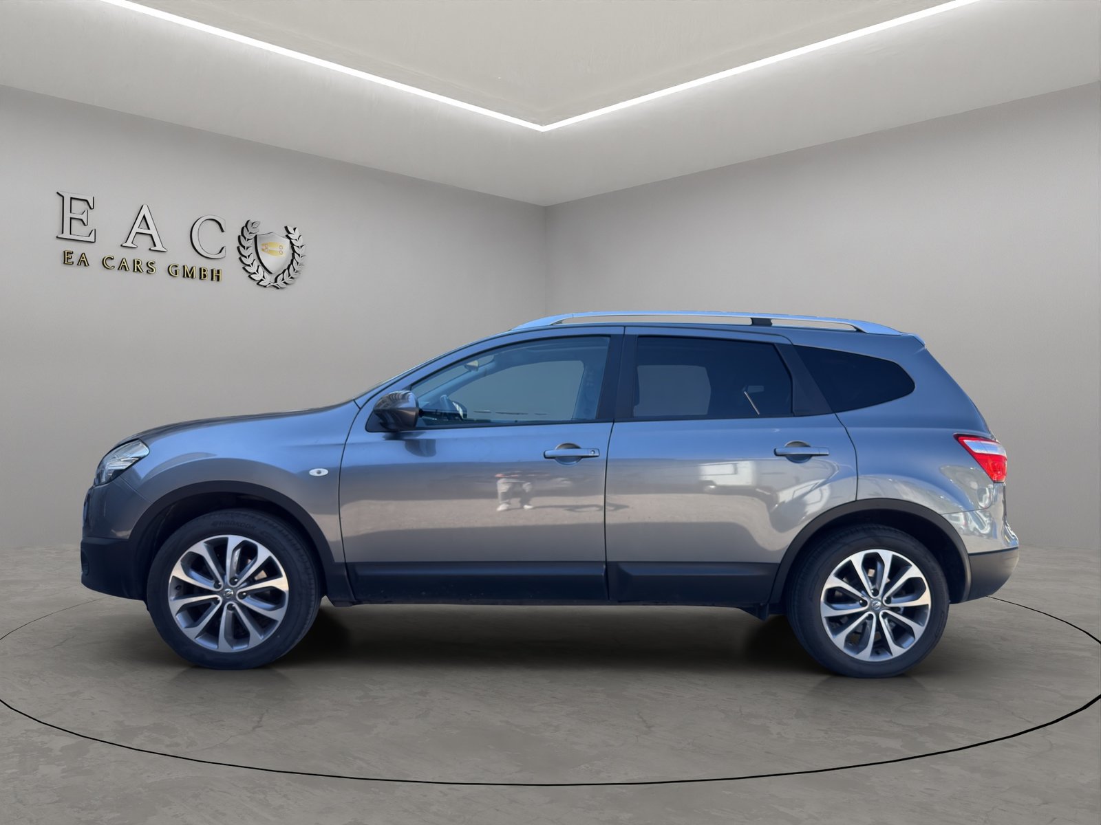 NISSAN Qashqai +2 2.0 i-Way, Petrol, Second hand / Used, Manual - 2