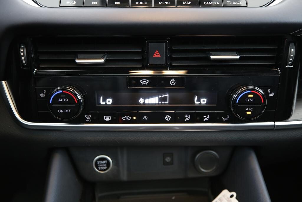 NISSAN Qashqai 1.3 DIG-T Tekna 4x4, Mild-Hybrid Benzin/Elektro, Occasion / Gebraucht, Automatik - 7