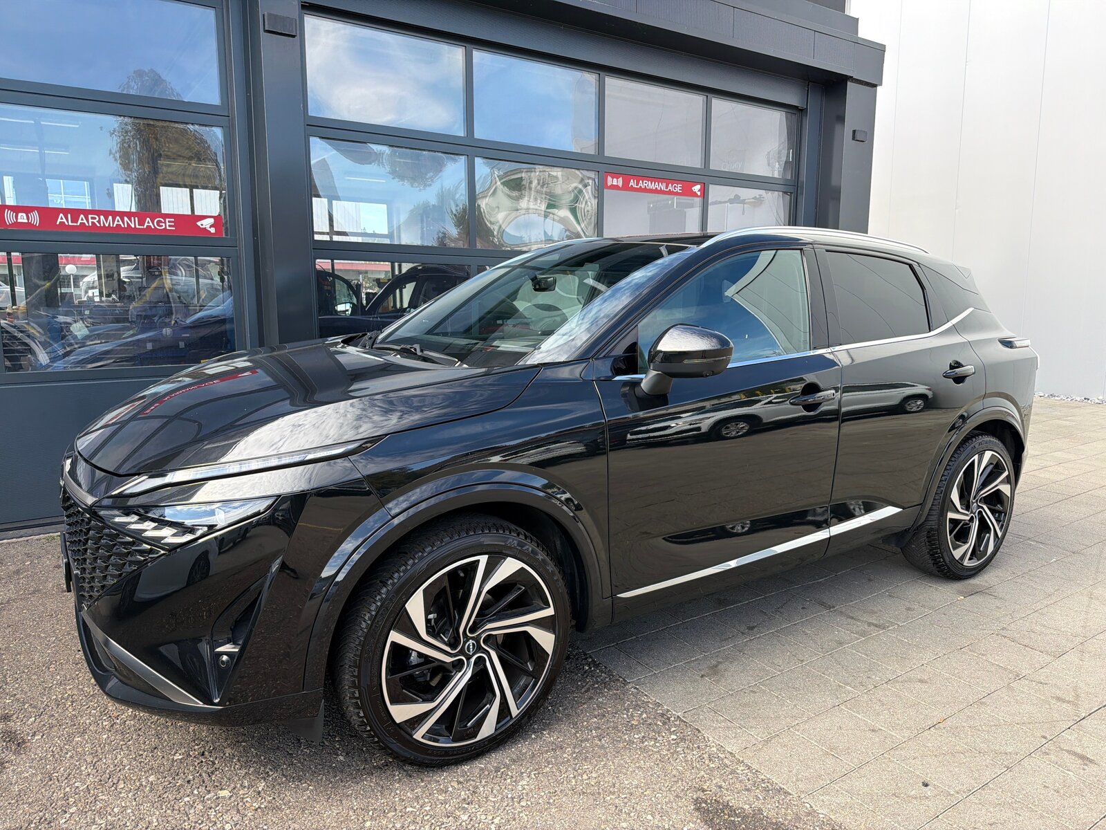 NISSAN Qashqai 1.3 DIG-T MHEV Tekna+ Xtronic, Mild-Hybrid Benzin/Elektro, Occasion / Gebraucht, Automatik - 2