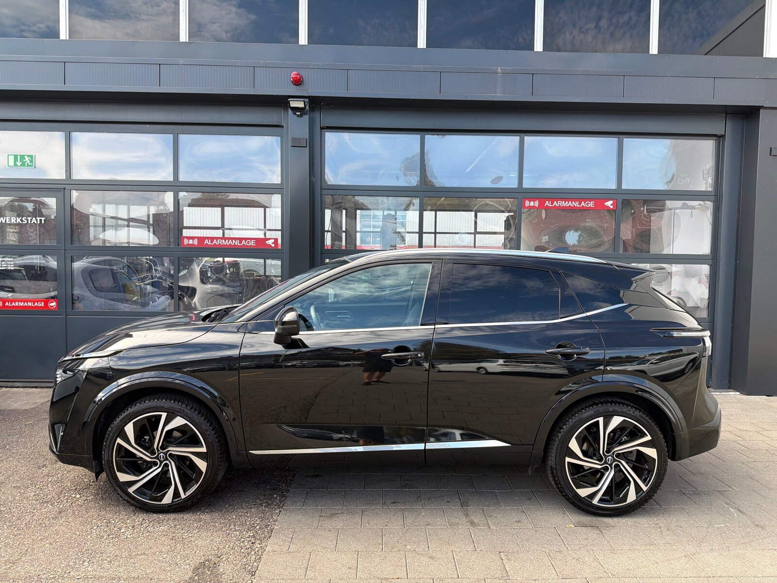 NISSAN Qashqai 1.3 DIG-T MHEV Tekna+ Xtronic, Mild-Hybrid Benzin/Elektro, Occasion / Gebraucht, Automatik - 3