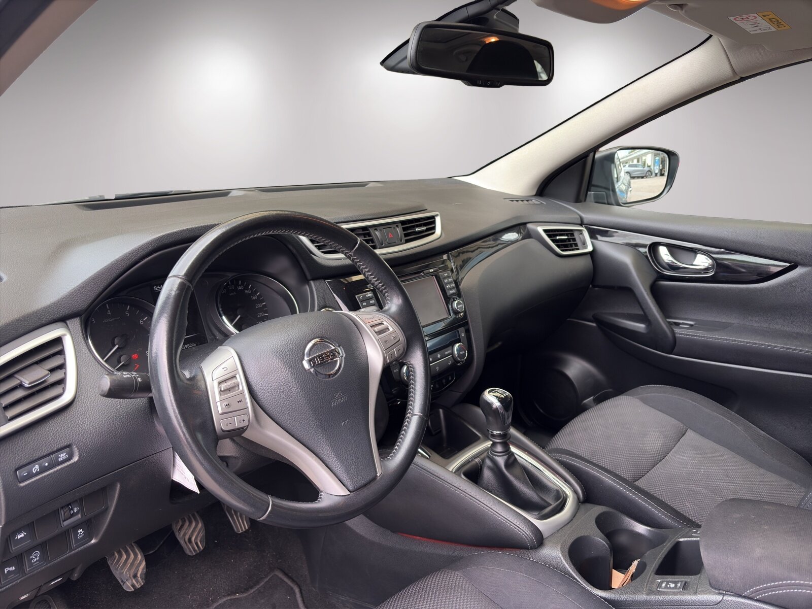 NISSAN Qashqai 1.6 DIG-T 360, Benzin, Occasion / Gebraucht, Handschaltung - 6