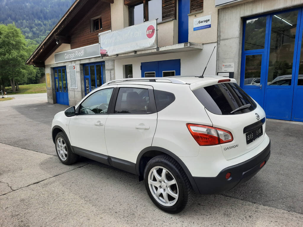 NISSAN Qashqai 2.0 16V Tekna 4x4, Benzin, Occasion / Gebraucht, Automatik - 2