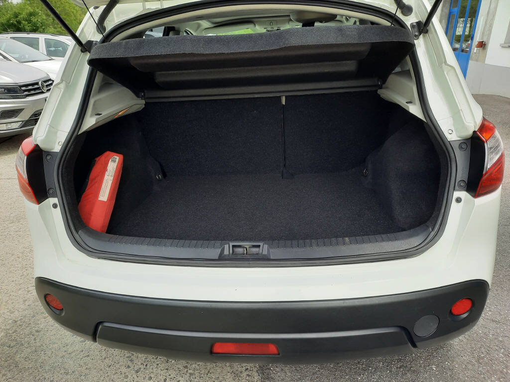 NISSAN Qashqai 2.0 16V Tekna 4x4, Benzin, Occasion / Gebraucht, Automatik - 5