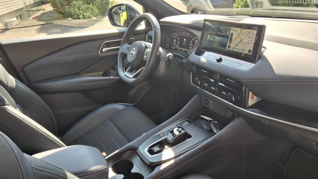 NISSAN Qashqai 1.5 VC-T Tekna, Voll-Hybrid Benzin/Elektro, Occasion / Gebraucht, Automatik - 6